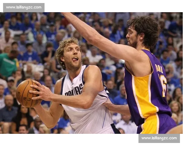 湖人鏖战小牛焦点对决东西豪强正面对抗引爆全场巅峰期待