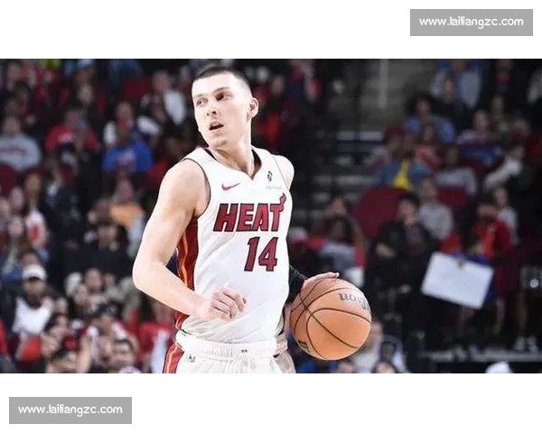 热火硬撼雄鹿东部强强对话季后赛席位争夺战前瞻焦点之夜球星对决走势解析